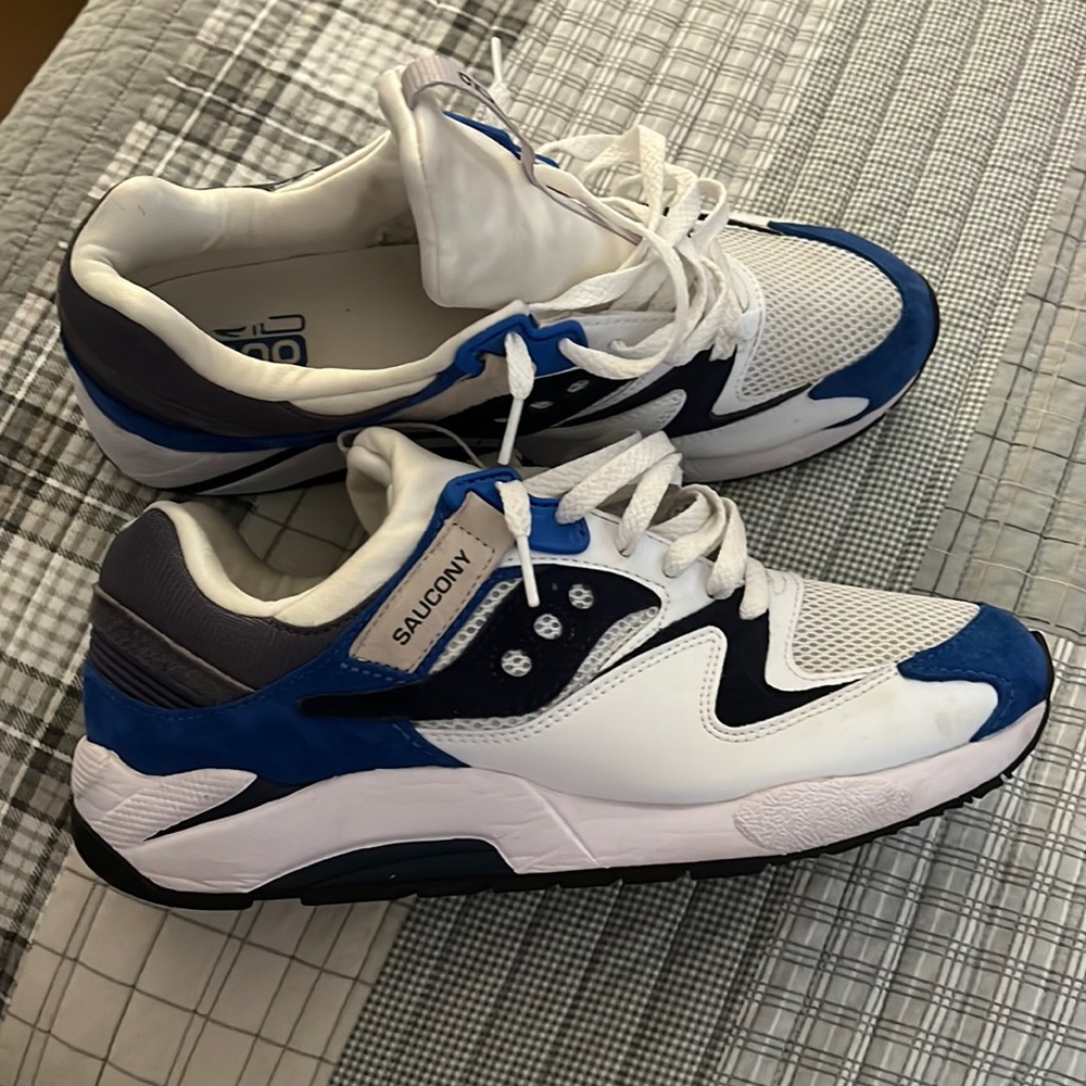 Men’s Saucony shoes